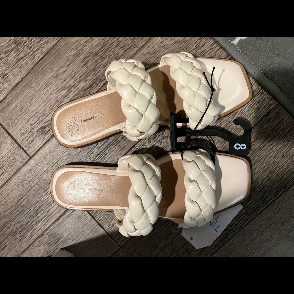 Time & Tru Size 8 sandals
